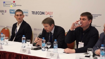 JsonTV: "Нужно менять модель бизнеса для выхода на развивающиеся рынки". Валентин Макаров, «РУССОФТ»